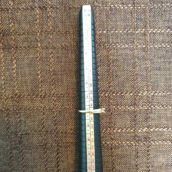 Dainty Vintage 10K Gold Lavender Sapphire & Diamond Nature-Inspired Leaf Ring - Picture 9 of 14